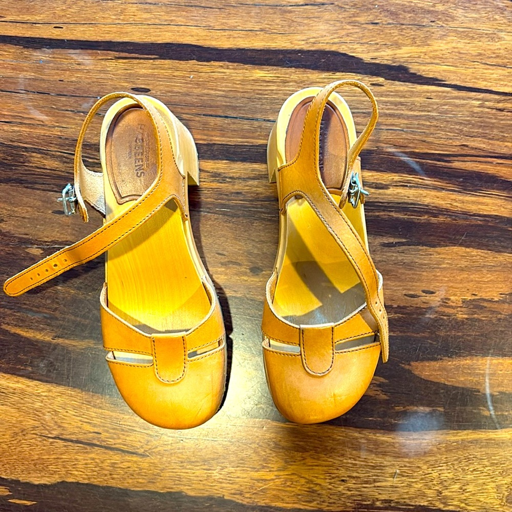 Swedish Hasbeens heeled tan clog sandal size 38
